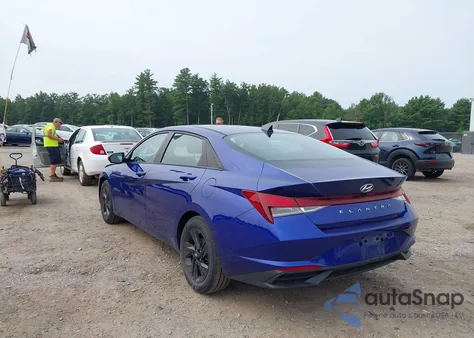 2023 Hyundai Elantra Sel z USA, uszkodzony, nr VIN KMHLM4AG9PU377025